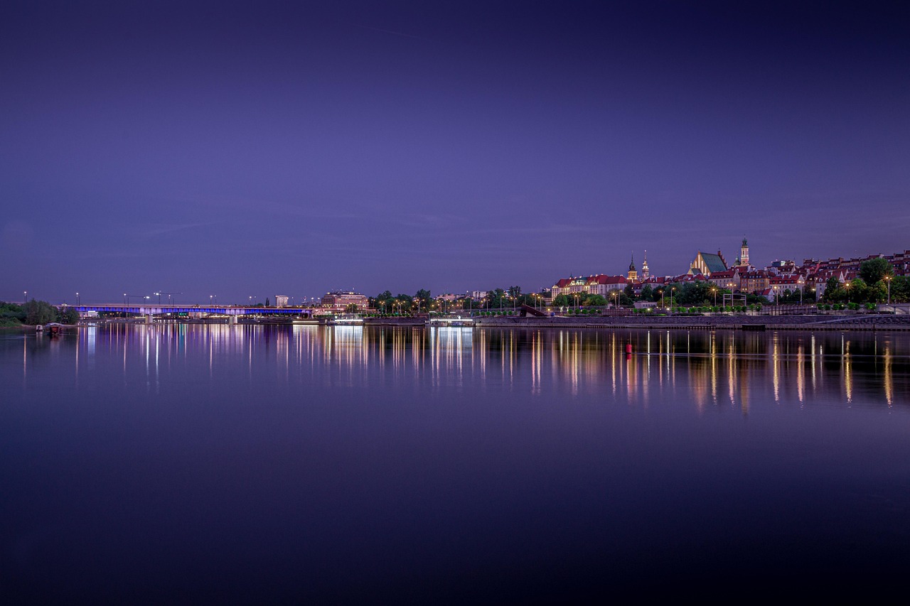 Warszawa nocą – obserwacja detektywistyczna w województwie mazowieckim